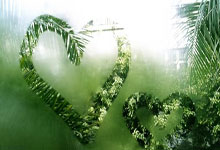 爱游戏：遍地机会啊！吴亚轲出球送礼，马莱莱断球打空门踢偏！.